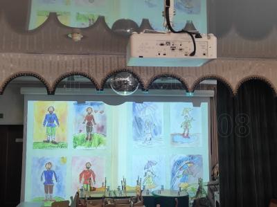 Установка видеопроектора и экрана в актовом зале детского сада